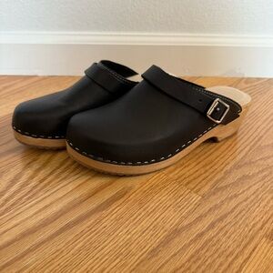 MIA Alma clogs black